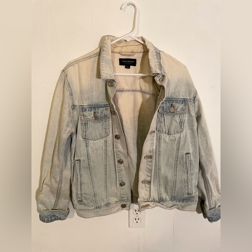 Women’s light washed pacsun denim jacket size S